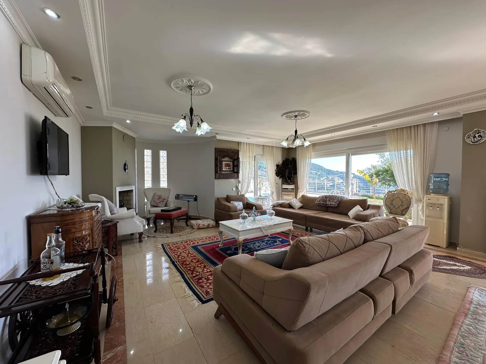 Main property image