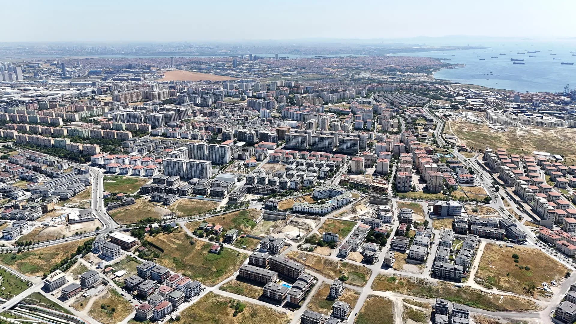 Marina-Front Duplex Residences · Beylikdüzü, Istanbul image 2
