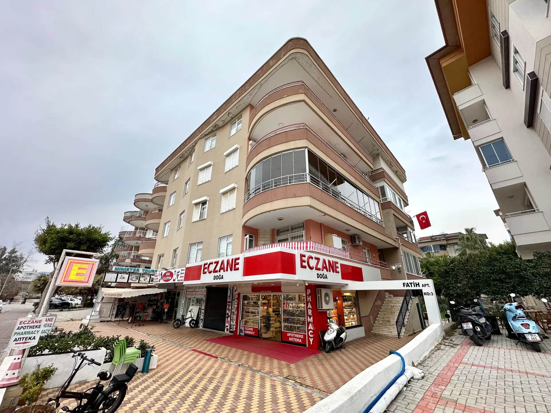 Main property image