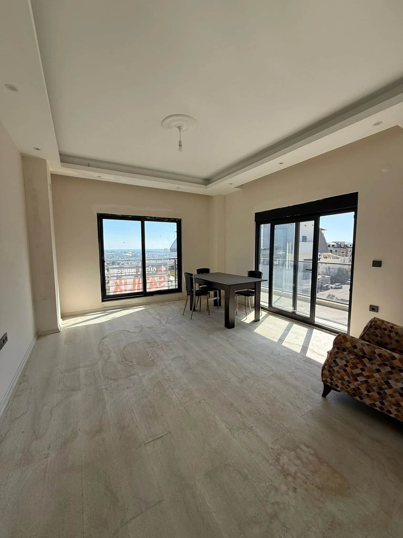 Main property image